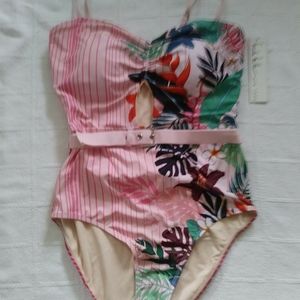 NWT Nicole Miller one-piece swimsuit with belt. Si